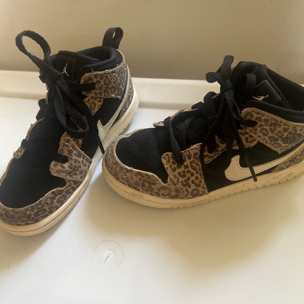 Cheetah Air Jordan’s size 10